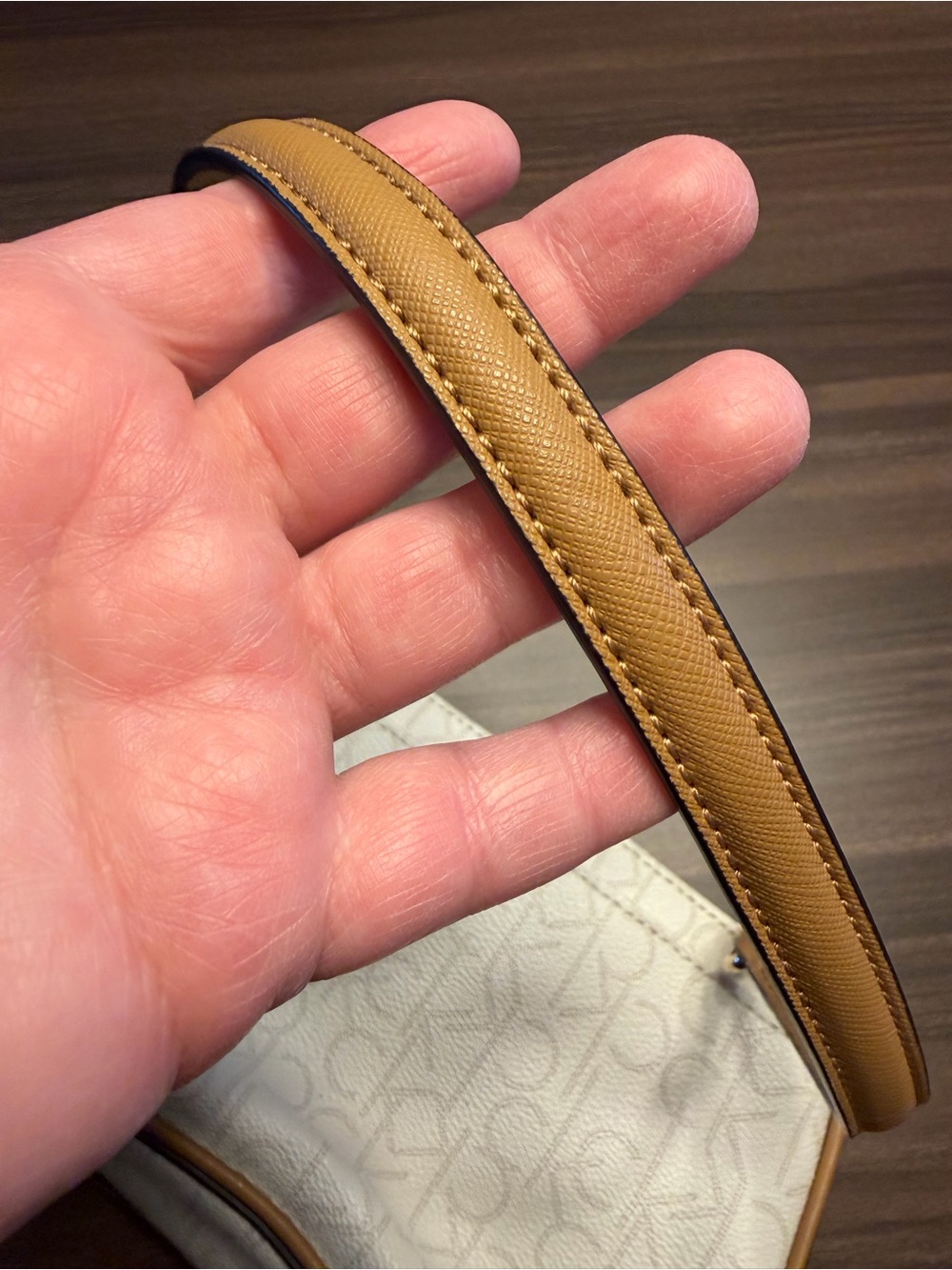 Calvin Klein monogram shoulder bag - Picture 4 of 6